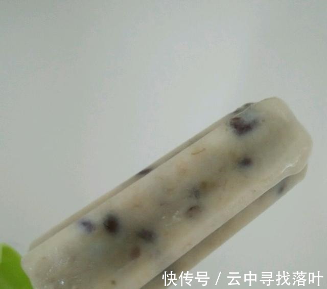 香蕉泥|夏天自己做冷饮，没有添加剂的红豆牛奶冰糕，在家也能做！