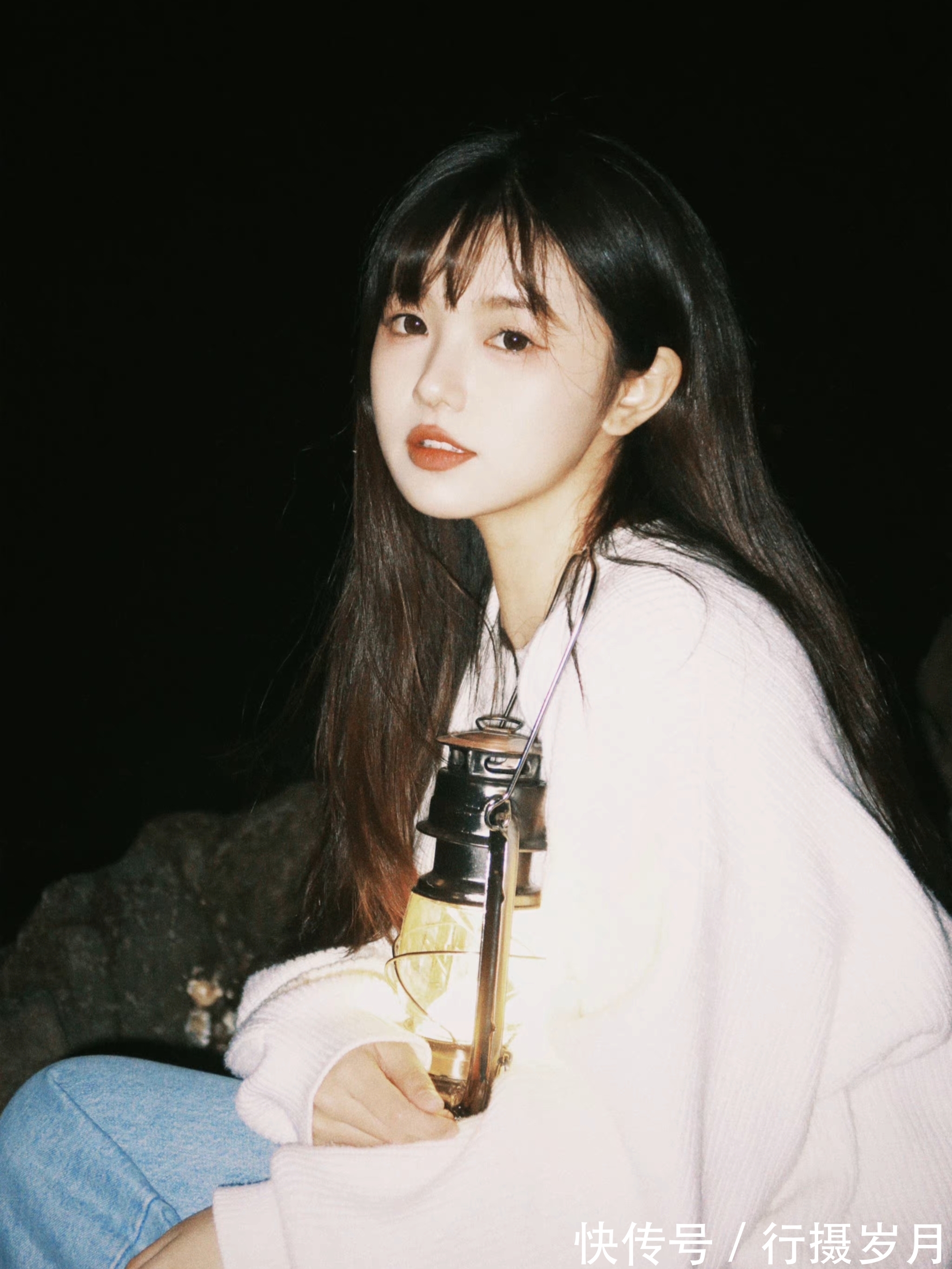 漠野$在夜的温柔中,点燃一盏桔灯