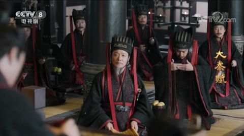 兵马俑|秦兵头上的蝴蝶结?屋子里的镇墓兽?这部历史剧成了观众大型“考古”现场