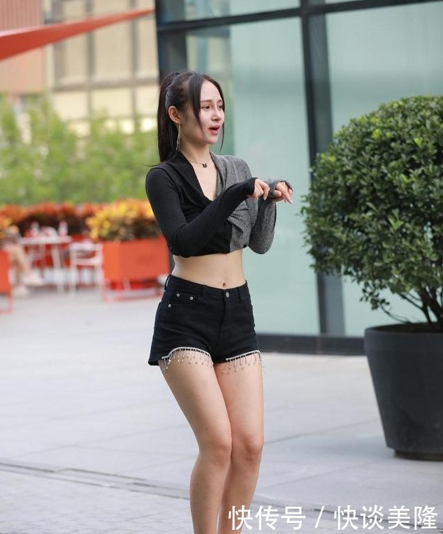 好看|想要把短裤穿好,必须要会配鞋子,笔直纤细的美腿才能展现出来