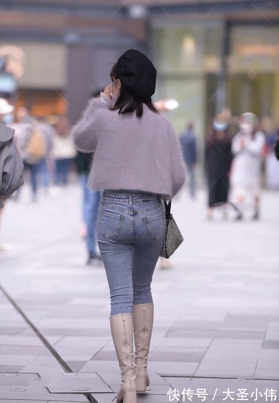 女人|美女街拍:生完孩子的成熟女人,走起路来气质完全不一样!我真喜欢这种女人