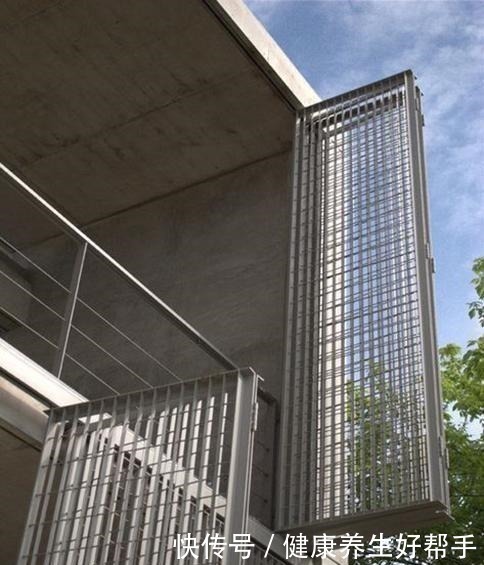 小区|打开是阳台，关上就是一面墙，外国小区整栋楼装隐形阳台太漂亮了！