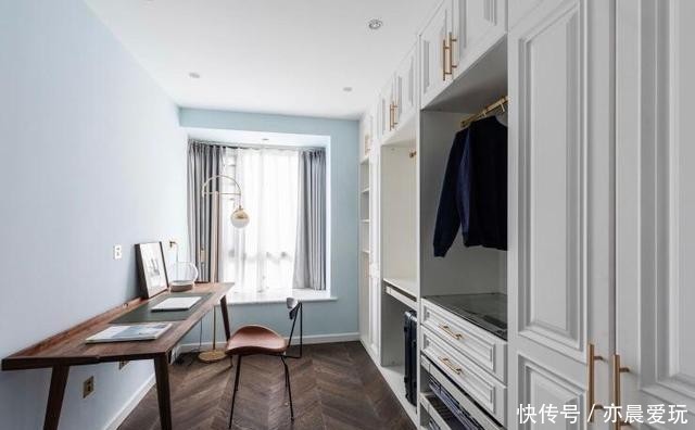 大气|现代简约风的新房,轻奢大气,入户就被客厅背景墙迷住,漂亮极了