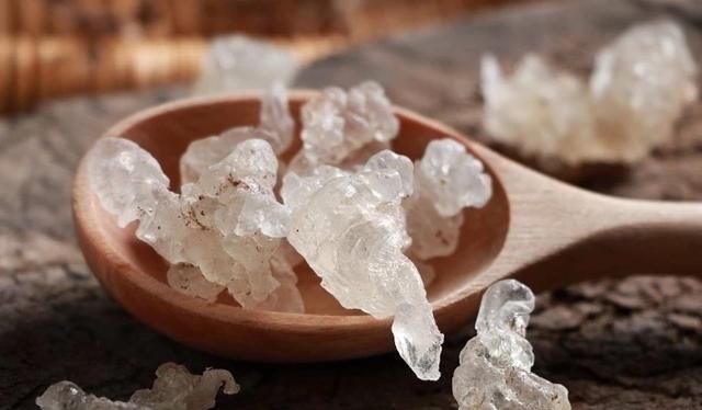 雪燕|此物是天然“雌激素”,女人常吃,养颜护肤,越吃越有女人味