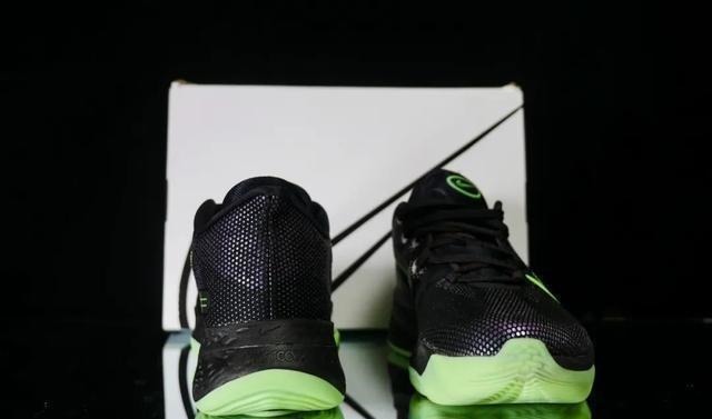 zoom 极致的炫技!来自奥运年的惊喜 Nike这款鞋才叫真正的旗舰