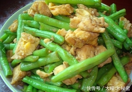 鸡蛋和豆角一起炒，常食此菜，小肚子平了，失眠好了，早知早好