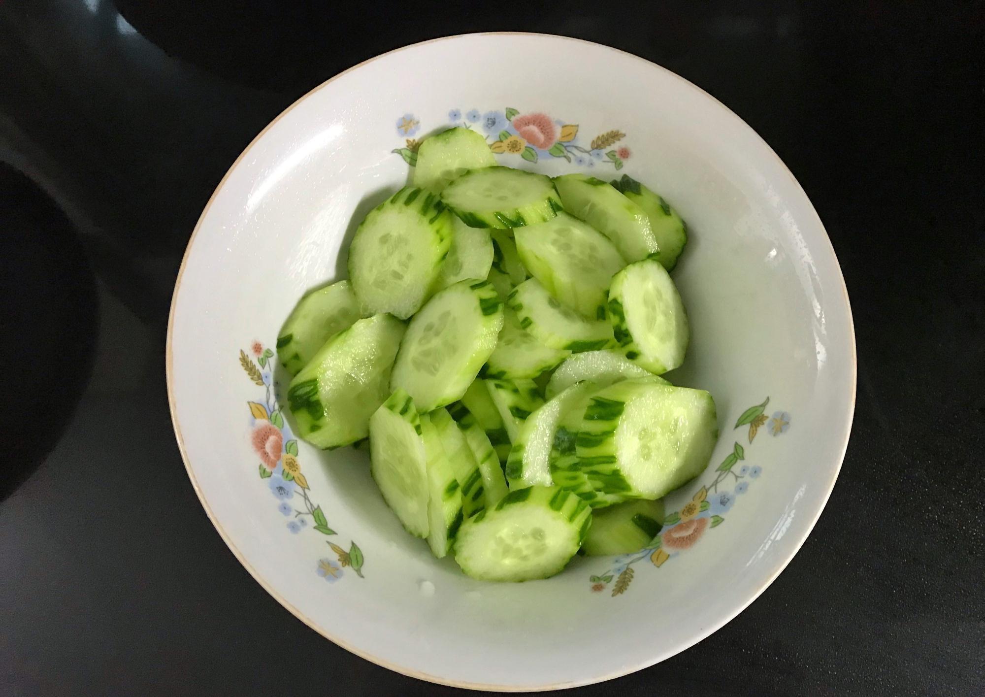 一家三口的日常晚餐,荤素4个菜不到60元,经济实惠又好吃