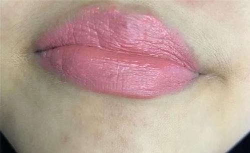 纪梵希 5只买完就后悔的口红吐槽,荧光又显黑!你踩雷了几个?