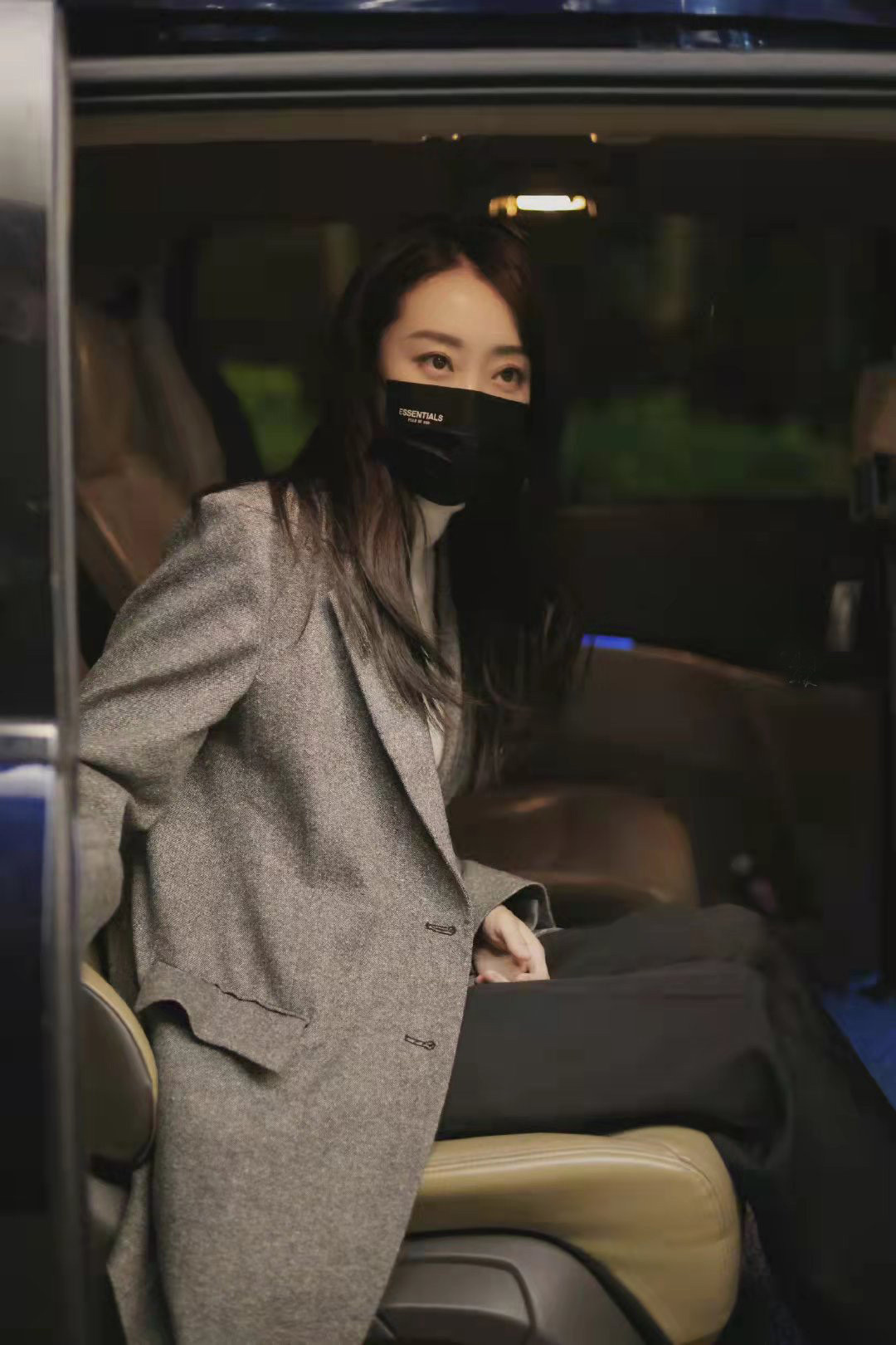 张小雯|女人穿单西味儿真足, 配上一条西裤, 张小雯成功塑造职场范儿