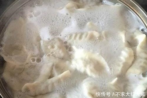 没想到这个东西还可以当饺子馅,香软细腻比肉还香,你肯定没吃过