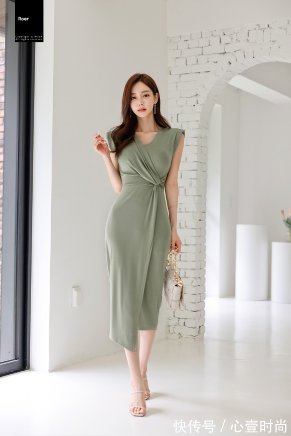 时尚搭配|女神孙允珠的时尚搭配:娉婷油绿悦彩花馨西斯廷长裙