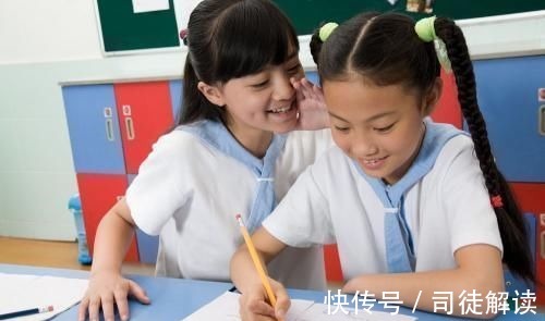 攀比 初中能穿得起“AJ”的学生,无非就是这3种,最后一种不可取