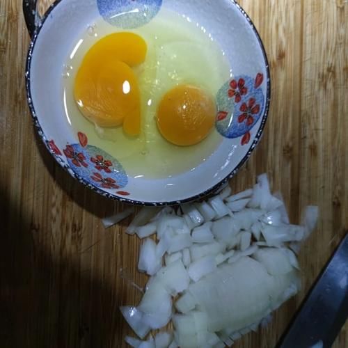 菠菜鸡蛋，是一款清爽的菜，不油腻