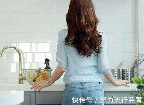 湿巾纸|只有3平米的厨房,老婆做到了台面无物!做法真聪明,大伙瞧瞧!