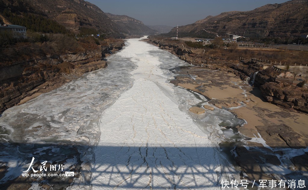 黄河壶口瀑布|山西吉县：黄河壶口瀑布现“流凌叉桥”景观