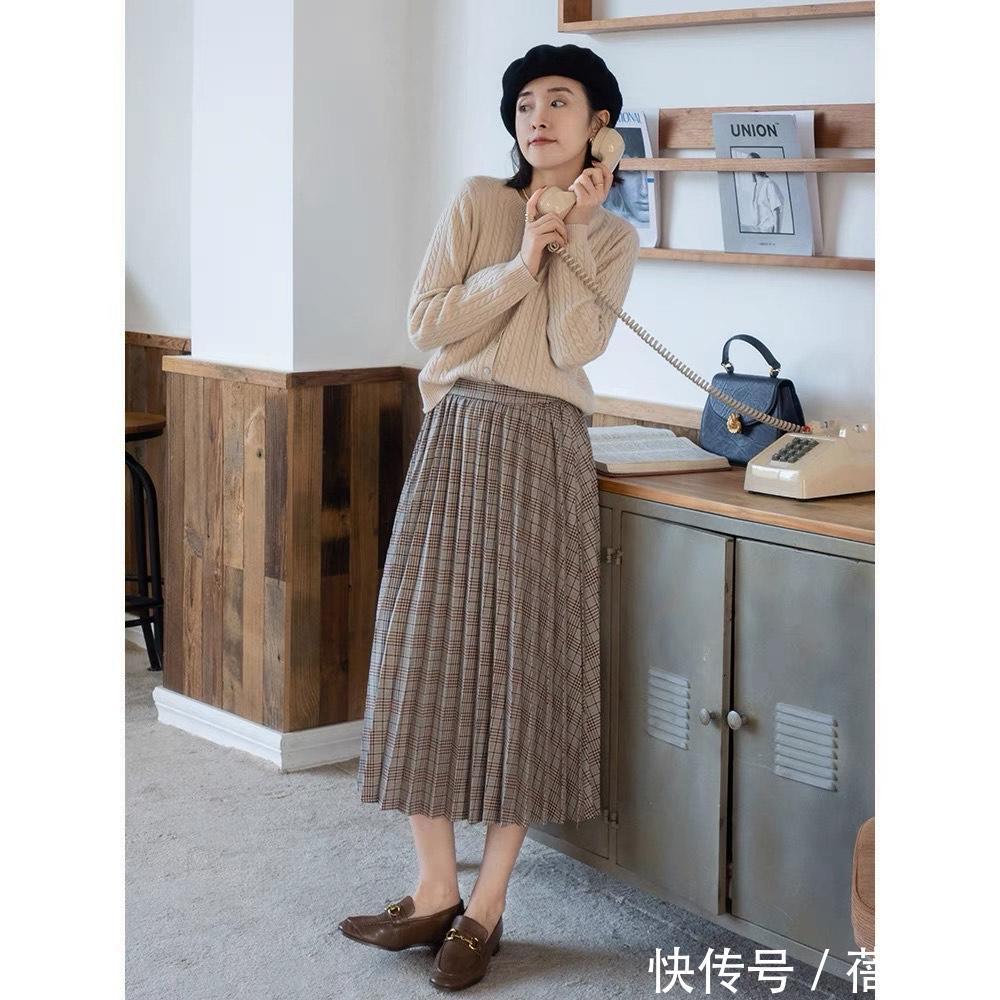 针织衫|多穿“半身裙”,搭配西装、针织衫时尚又优雅,秋季的最in存在