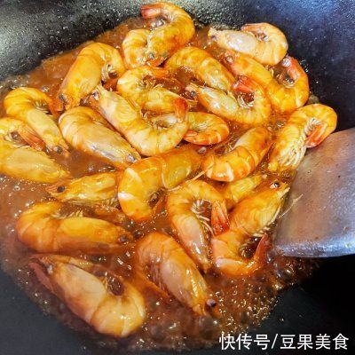 罗氏沼虾|这道爆炒沼虾！，最适合宝宝吃