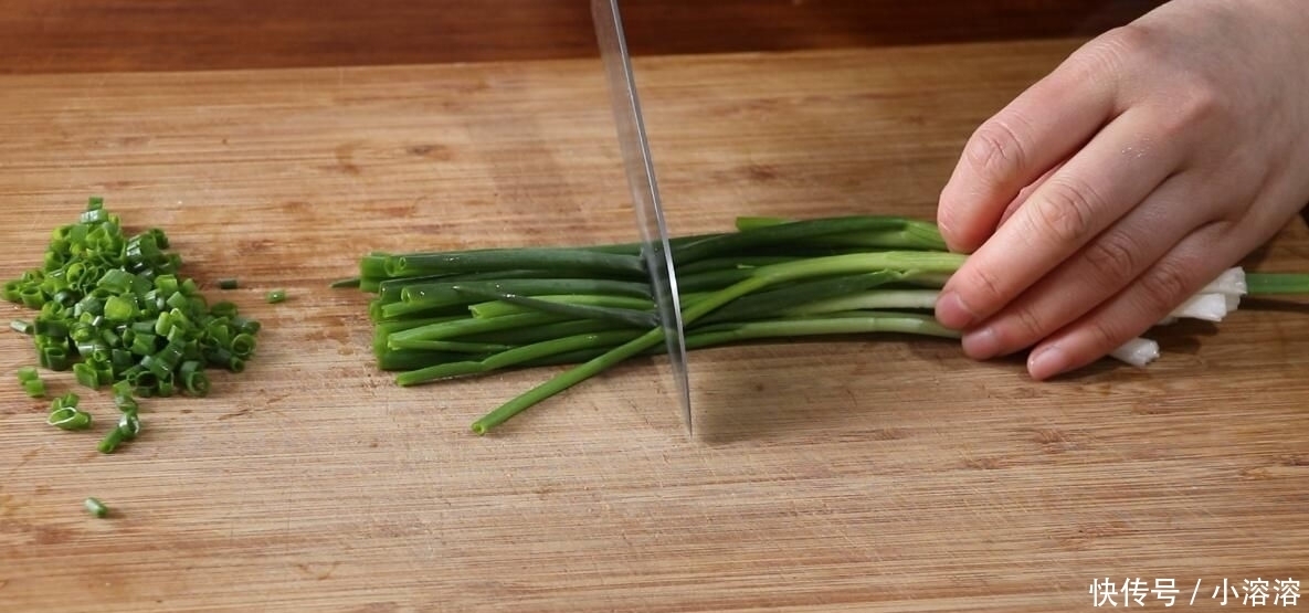 做法|用烤箱做的纸包葱油鸡,比红烧鸡还香,做法太简单了