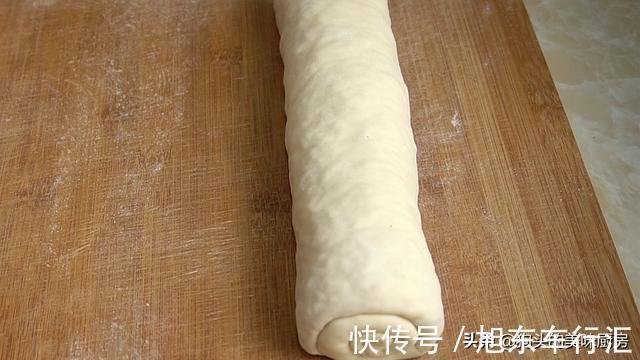 胡萝卜过瘾的吃法，皮薄馅大，层层裹着馅料，挑食的孩子都爱吃