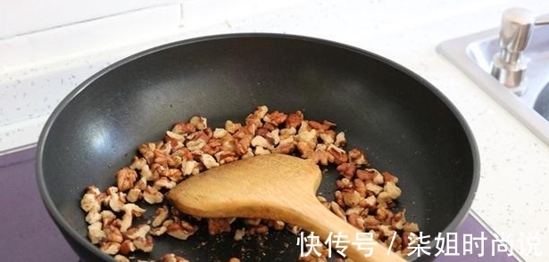 奶奶|88岁奶奶头发乌黑,精神饱满,公开她的自用方!学会大家都健康!