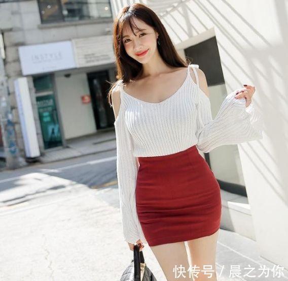 身材 -身材纤细的紧身裙美女,秀出雅致的美感,很招人喜欢!