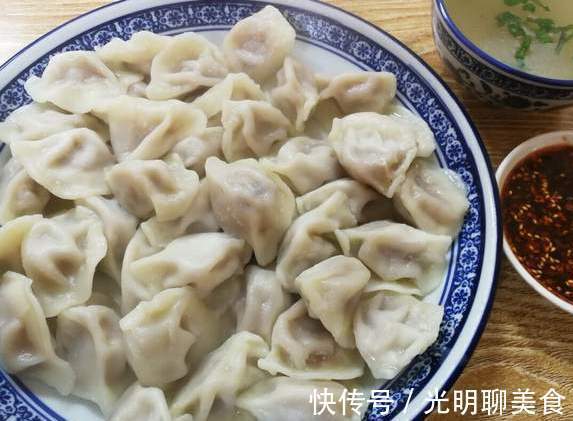 虾皮|做韭菜馅饺子，切完别直接拌馅，忘了关键一步，难怪韭菜总出水