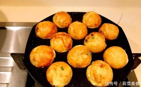 吃多了山珍海味,来尝尝大叔做的章鱼小丸子,外酥里嫩,家人喜欢