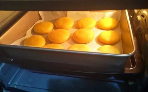 6两面粉，4个鸡蛋，不加一滴水，喜庆小饼这样做，比蛋糕还要香