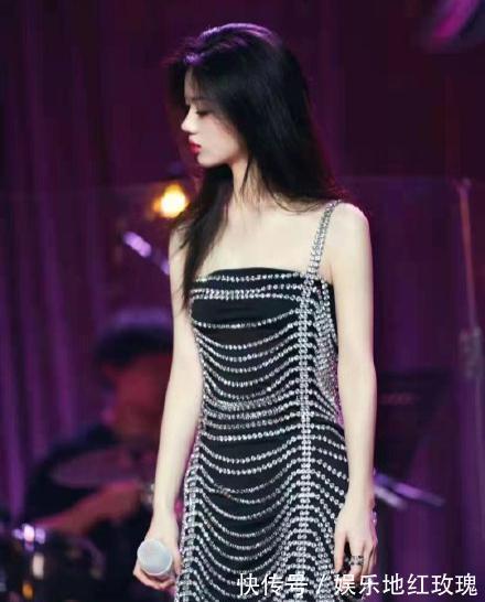 《爆裂舞臺》單依純的喂舞臺,劉柏辛:把我轉(zhuǎn)到外婆家去了