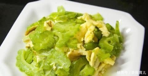 忠告：炒苦瓜不能放此物，吃了就是沒病找病，現在知道還不晚！