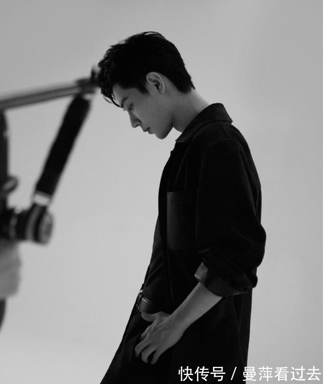 满天星|继花海后，花墙再出圈，品牌方给肖战的不是浪漫，是关心守护