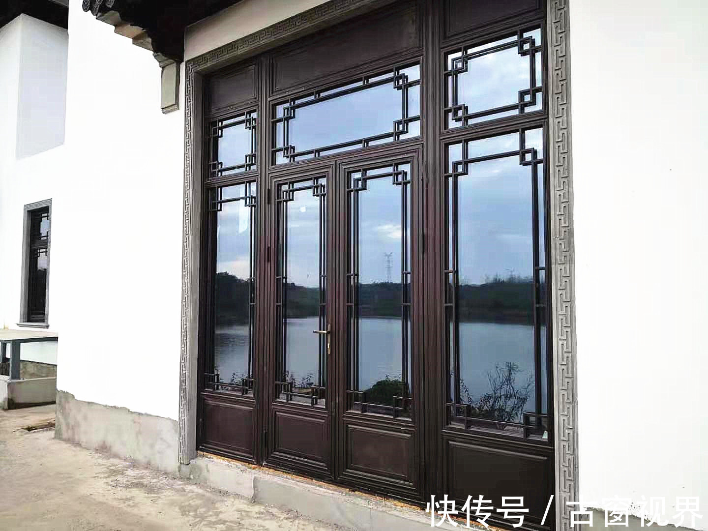 冠墅|中式风潮下形成的新中式门窗「冠墅阳光」