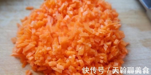 窝窝头|玉米面这样做不但营养更加丰富,口感又松又软,而且颜色鲜艳亮丽