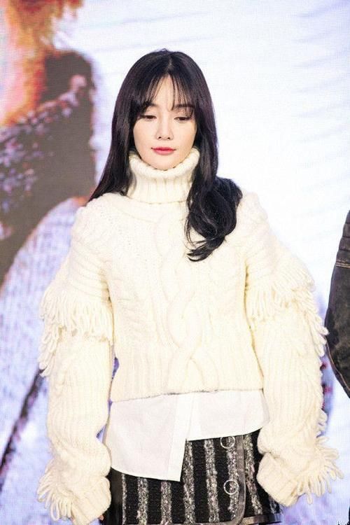 穿搭 演绎毛衣穿搭，穿搭风格时髦，有范儿