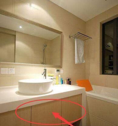 清洁|去邻居家参观才知道,卫生间不装柜子这样设计,防潮耐脏好清洁