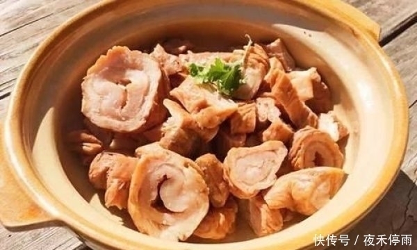 洗猪大肠,不加盐不加醋只需3样,大肠更干净,而且还没腥臭味