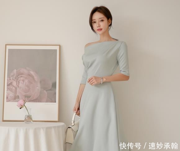 女装|孙允珠女装美图:玲珑青竹萱草陶釉花瓶连衣裙!