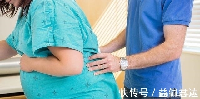 准妈妈们|孕晚期上厕所时,要牢记三件事,稍有不慎就会“威胁”到胎宝宝