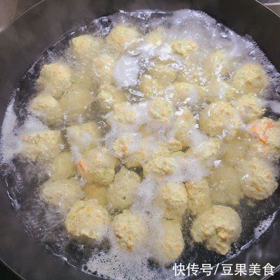 丸子|朋友一来就做鸡胸肉丸子，吃得皆大欢喜好回家