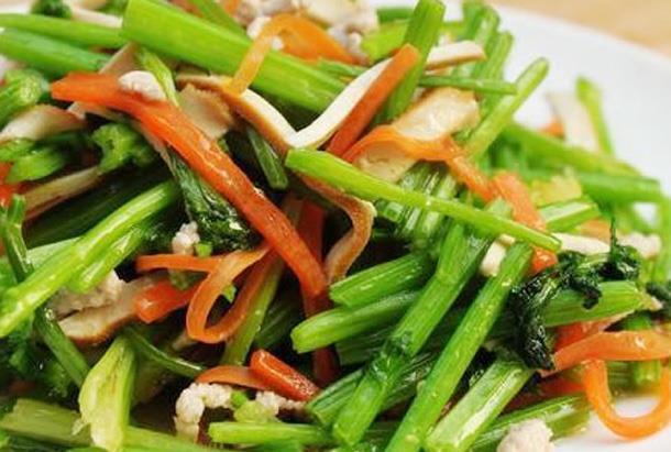 脱皮|三伏紫外线8级孩子泡在水里晒脱皮,多吃美白菜,补充维C美白防晒