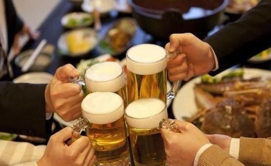 医生|高血压少吃盐就行，不用忌口？医生怒道：3种食物一口都不能碰！