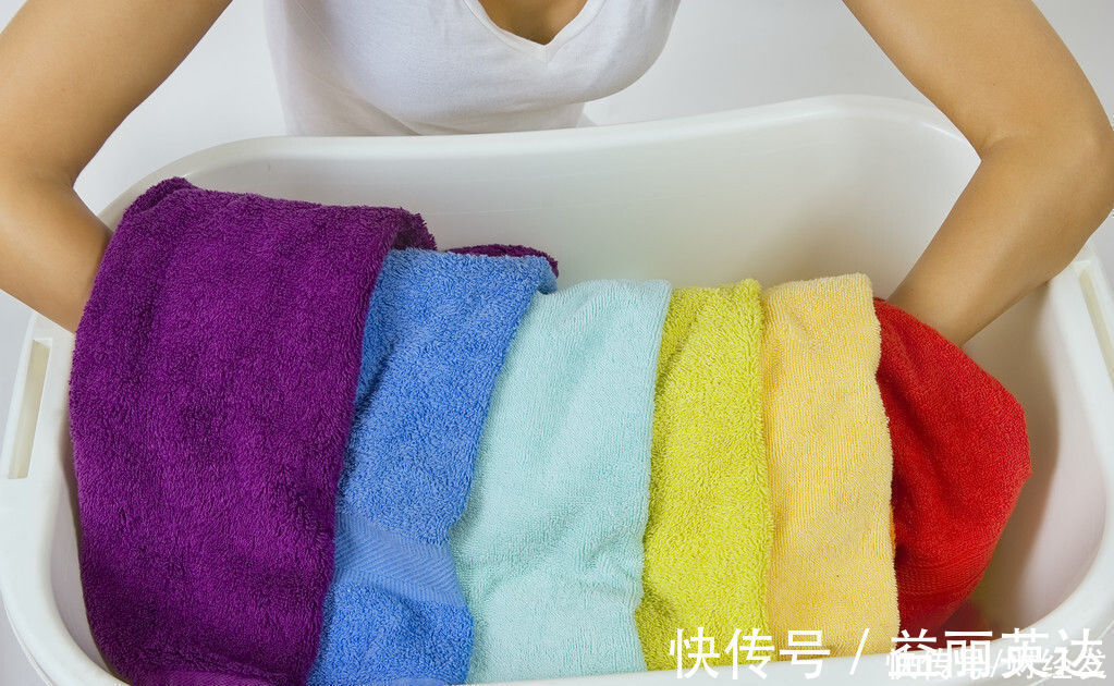 毛巾用久了就会变得发硬扎脸?4种方法轻松让你的毛巾恢复柔软