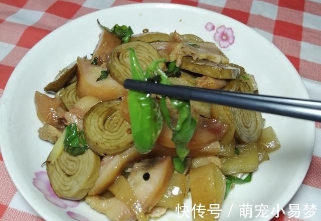 熟猪头肉和什么菜一起炒最好吃?大厨教你一招,香辣不腻超下饭