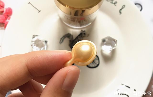 年度护肤品红榜：山茶花洁面、雅顿金胶上榜，最后1款你没见过