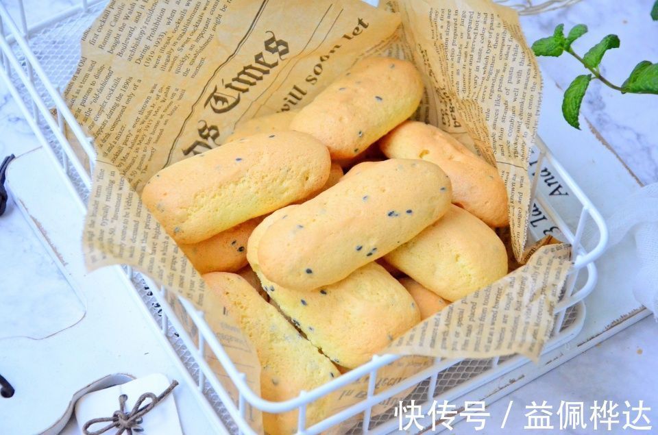 小饼|最近孩子迷上了这小饼，不加一滴水不加一滴油，酥脆可口，太香了