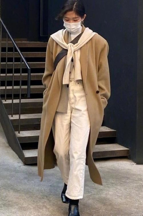 小个子早春穿衣如何显高？试试“九分裤＋低跟鞋”，显高显气场