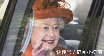 淡雅 93岁的英国女王超爱美,出门补妆口红色号必须跟服装搭,太精致