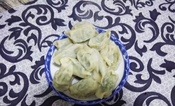 下锅|煮饺子时,万万不可水开就下锅,多加这1步,饺子鲜嫩不破皮