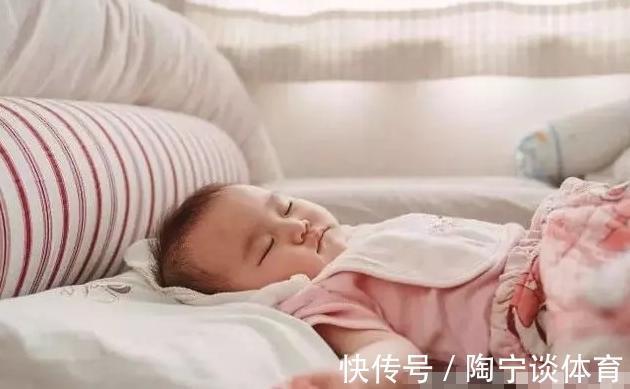 父母|4月大婴儿“脊椎变形”,全因一件“育儿神器”,你家娃也在用吗