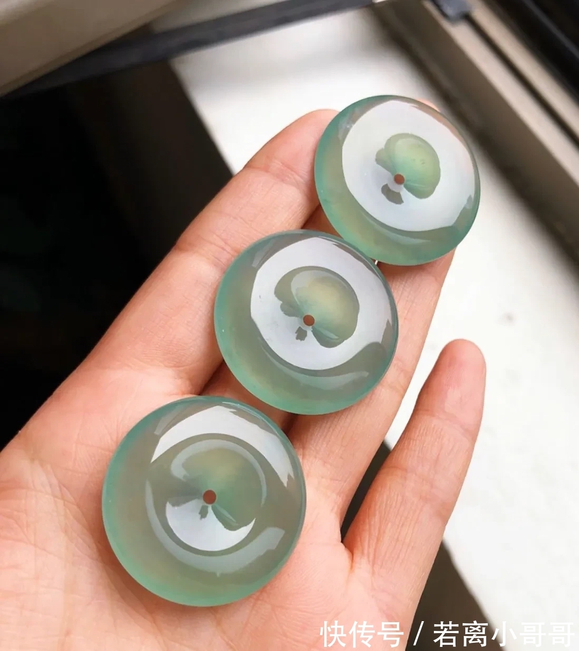 小瑕@小小平安扣,亦有大世界